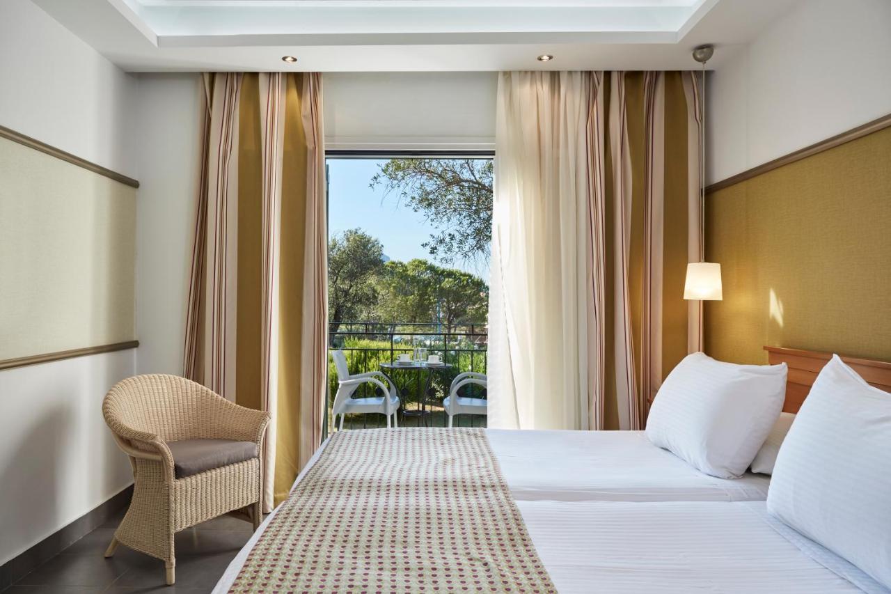 Sentido Apollo Palace Mesongí Exterior foto
