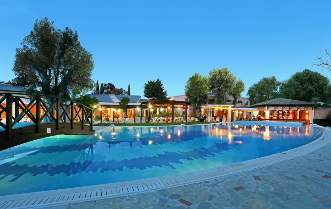 Sentido Apollo Palace Mesongí Exterior foto The pool at the hotel